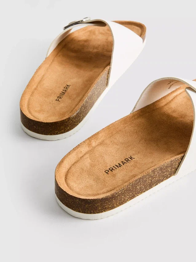 Mulesandaler med spenne