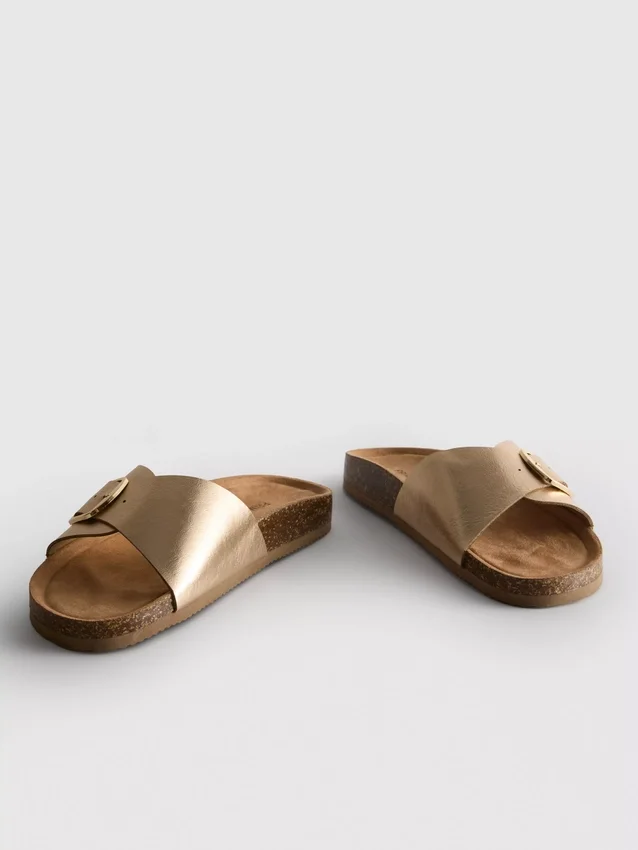 Mulesandaler med spenne