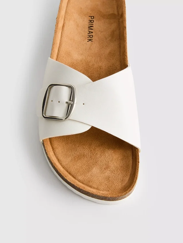 Mulesandaler med spenne
