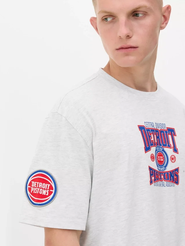 NBA Detroit Pistons T-skjorte