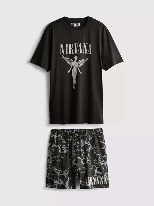 Nirvana kort pysjamassett