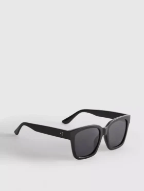 Overdimensjonerte solbriller i «cat eye»-stil
