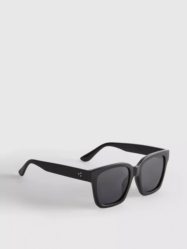 Overdimensjonerte solbriller i «cat eye»-stil