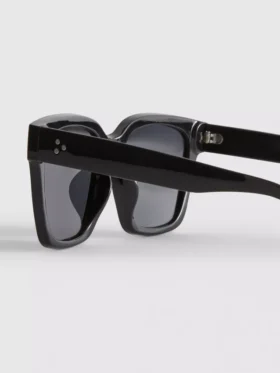 Overdimensjonerte solbriller i «cat eye»-stil