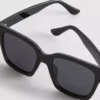 Overdimensjonerte solbriller i «cat eye»-stil