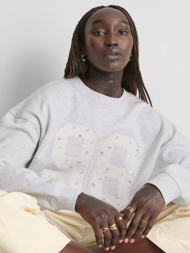 Oversized 98-gauge sweatshirt med små blomstermønster
