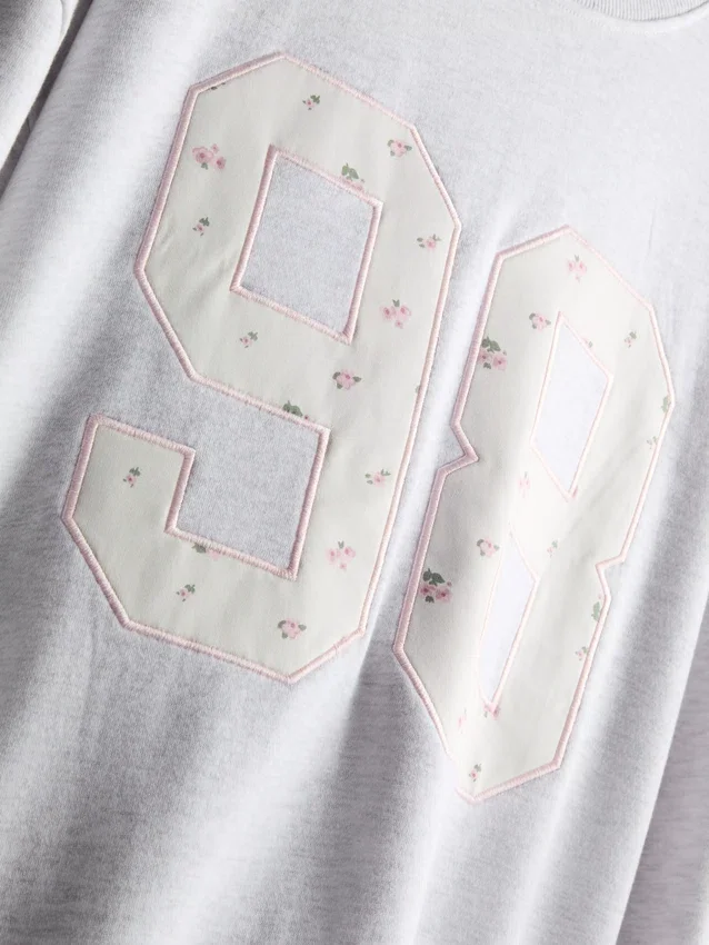 Oversized 98-gauge sweatshirt med små blomstermønster