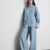 Oversized genser med nedlagte skuldre