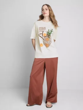 Oversized T-skjorte i bomull i gammeldags stil
