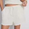 Paula Echevarría avslappede krøllete shorts