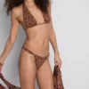 Paula Echevarría bikinibukse med leopardmønster og glitrende finish