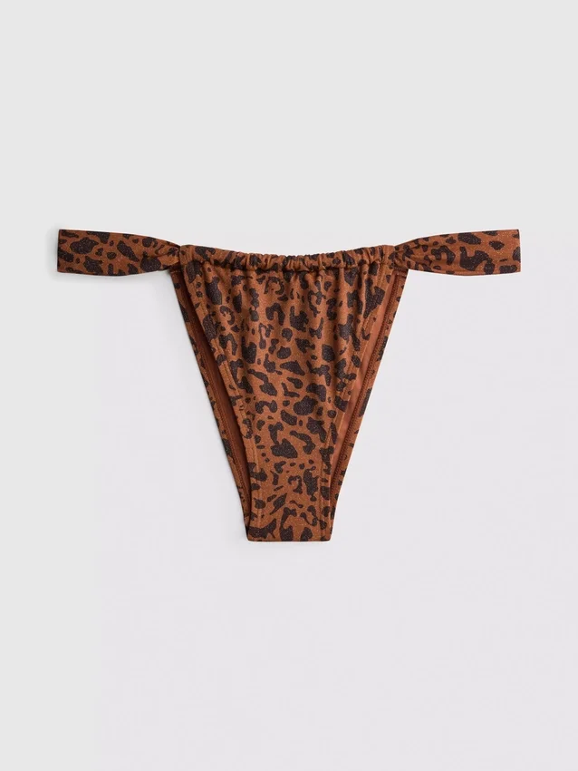 Paula Echevarría bikinibukse med leopardmønster og glitrende finish
