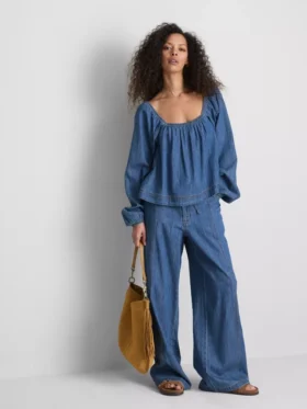 Paula Echevarría denim-top med puffermmer