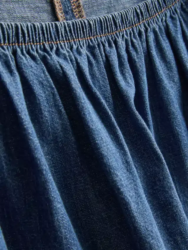 Paula Echevarría denim-top med puffermmer