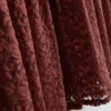 Paula Echevarría lagdelt midi-skjørt i krøllet blonder