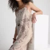 Paula Echevarría lang cami-top i krøllet sateng
