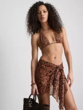 Paula Echevarría leopardmønstret bikinitopp med halterneck