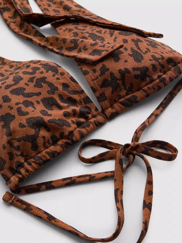 Paula Echevarría leopardmønstret bikinitopp med halterneck