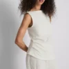Paula Echevarría rynket, krøllet tank-top