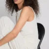 Paula Echevarría rynket, krøllet tank-top