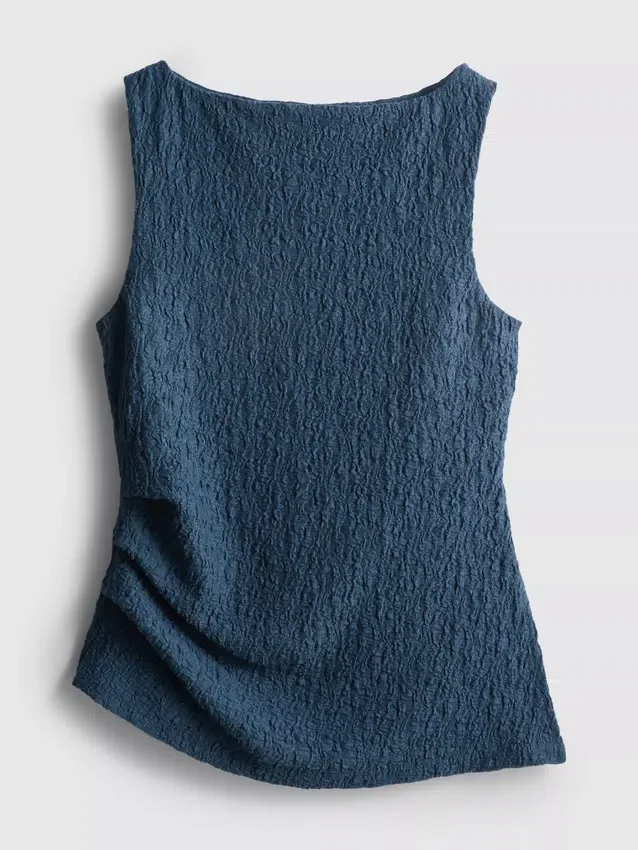 Paula Echevarría rynket, krøllet tank-top