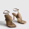 Paula Echevarría-sandaler med nitter