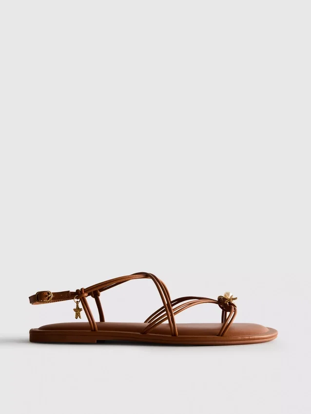 Paula Echevarría sandaler med stropper og pynt