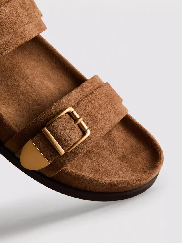 Paula Echevarría sandaler med to stropper og spenne