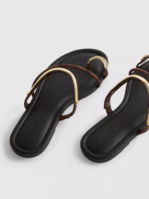 Paula Echevarría sandaler med tårem