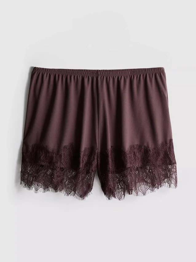 Paula Echevarría shorts med blonder