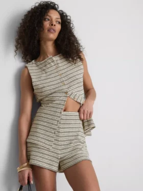 Paula Echevarría strikkede stripete minishorts