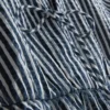 Paula Echevarría stripet seersucker-bluse med puffermmer