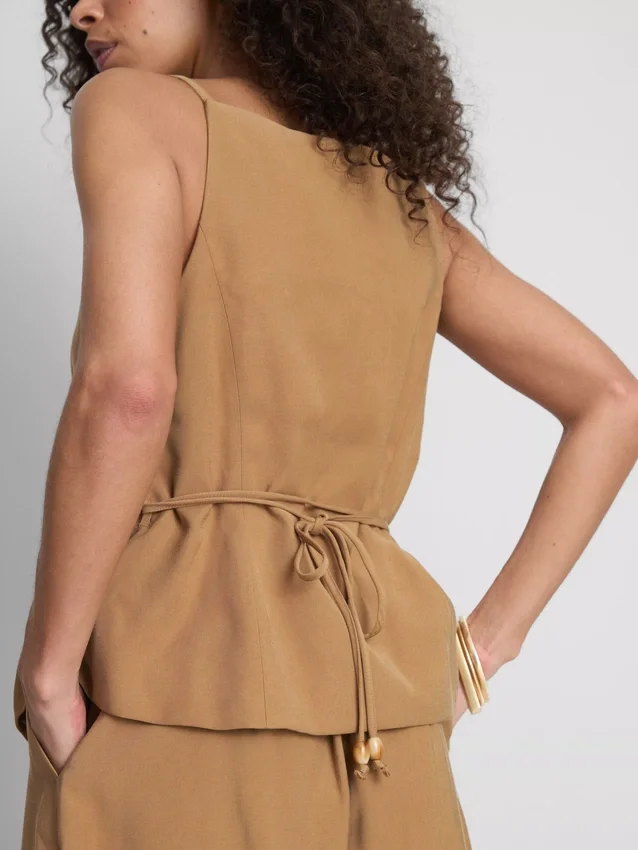 Paula Echevarría vest med peplum-kant