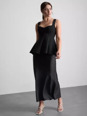 Peplum-top i krepp med hjerteformet utringning