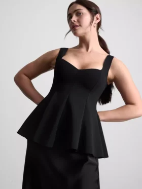 Peplum-top i krepp med hjerteformet utringning
