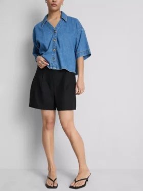 Plisserte shorts i linblanding