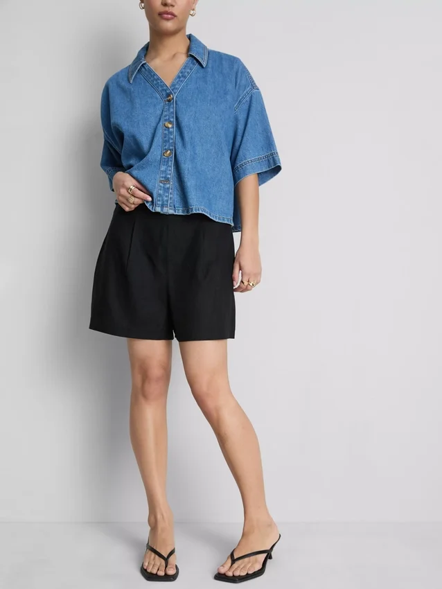 Plisserte shorts i linblanding
