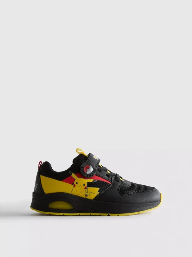 Pokémon-sneakers med lys