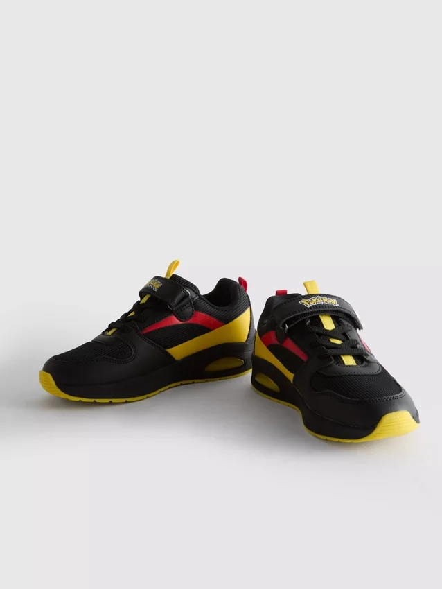 Pokémon-sneakers med lys