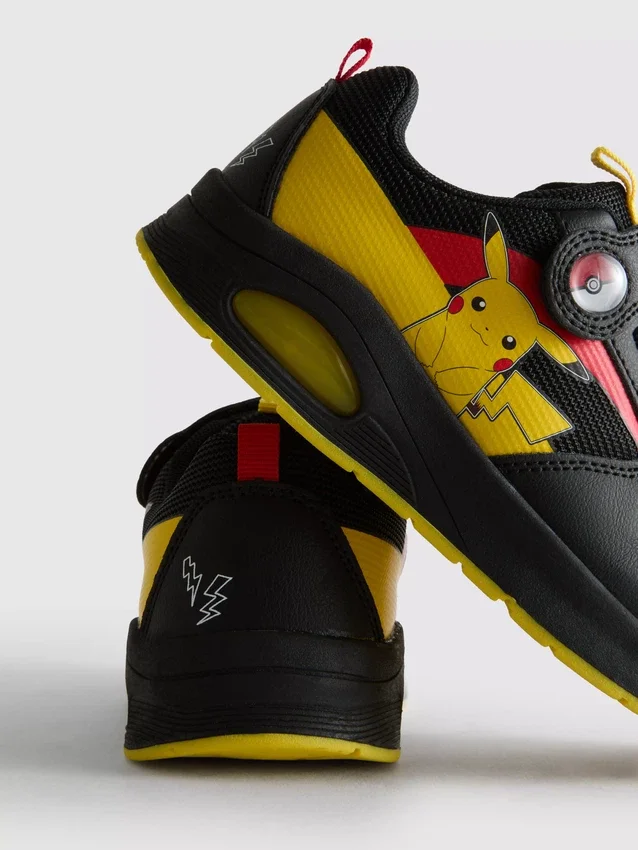 Pokémon-sneakers med lys