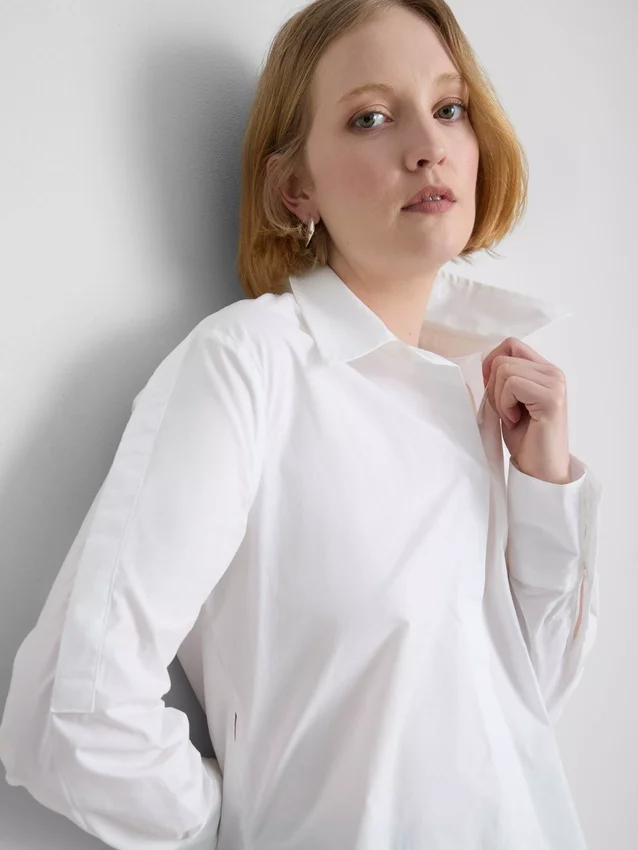 Poplin-skjorte med justerbar passform