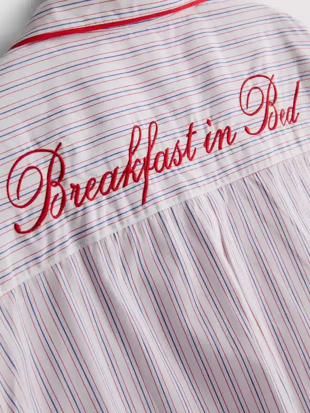 Pysjamaser i bomull til frokost på sengen