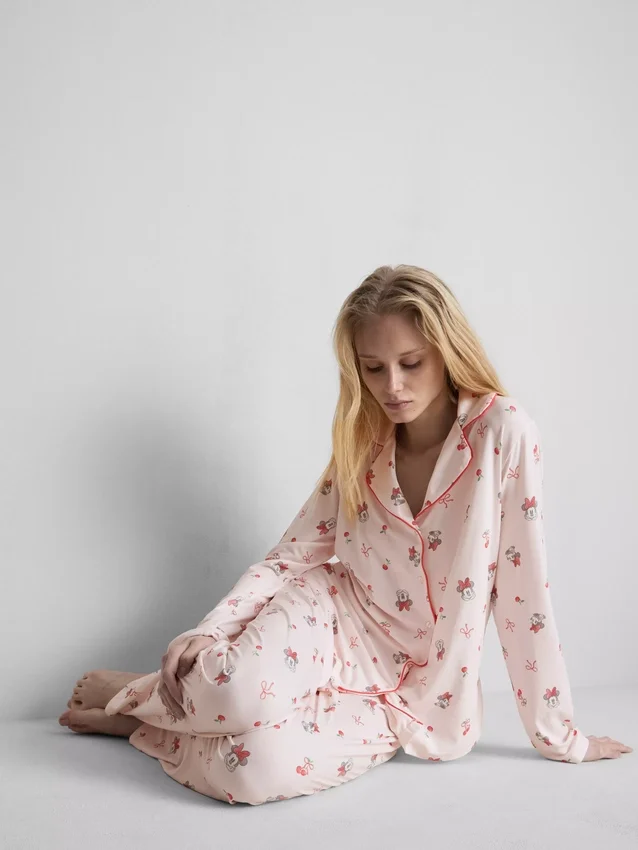 Pysjamaser i boyfriend-stil med Minnie Mouse-motiv fra Disney