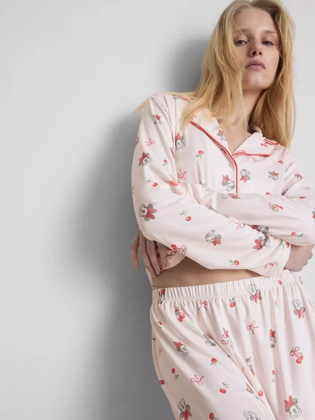 Pysjamaser i boyfriend-stil med Minnie Mouse-motiv fra Disney