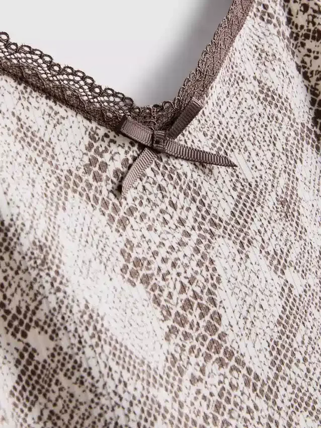 Pysjamaser med leopardmønstret blonder-cami