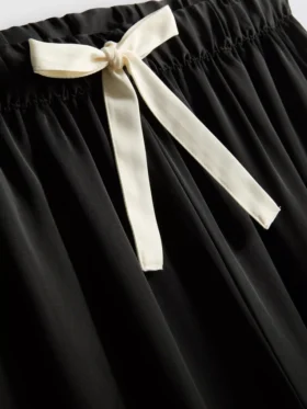 Pysjamassett i sateng med piping