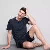 Pysjamassett med T-skjorte og shorts