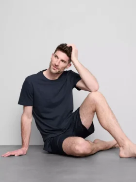 Pysjamassett med T-skjorte og shorts