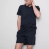 Pysjamassett med T-skjorte og shorts