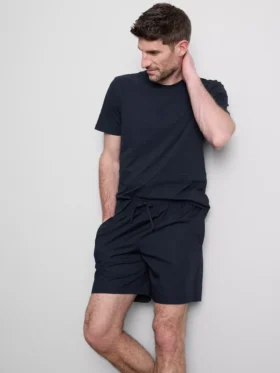 Pysjamassett med T-skjorte og shorts